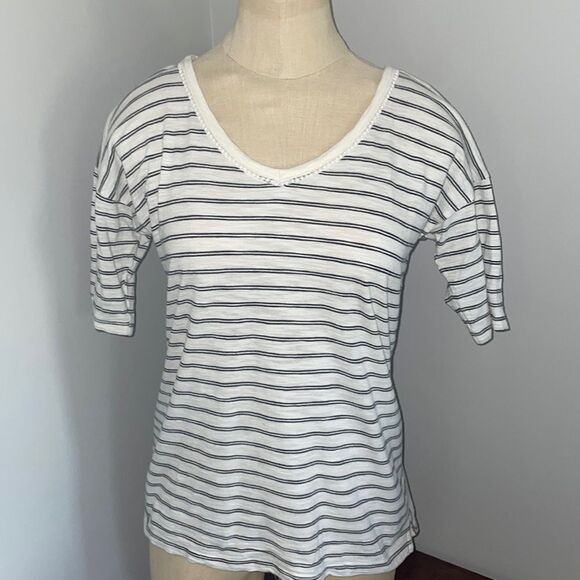 Talbots V Neck Short Sleeve Striped Tee Size XS Petite - Picture 1 of 9